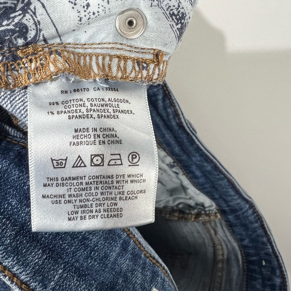 Anthropologie Pilcro Mid-Rise Slim Boyfriend Denim Shorts Sz 31 - Picture 13 of 14